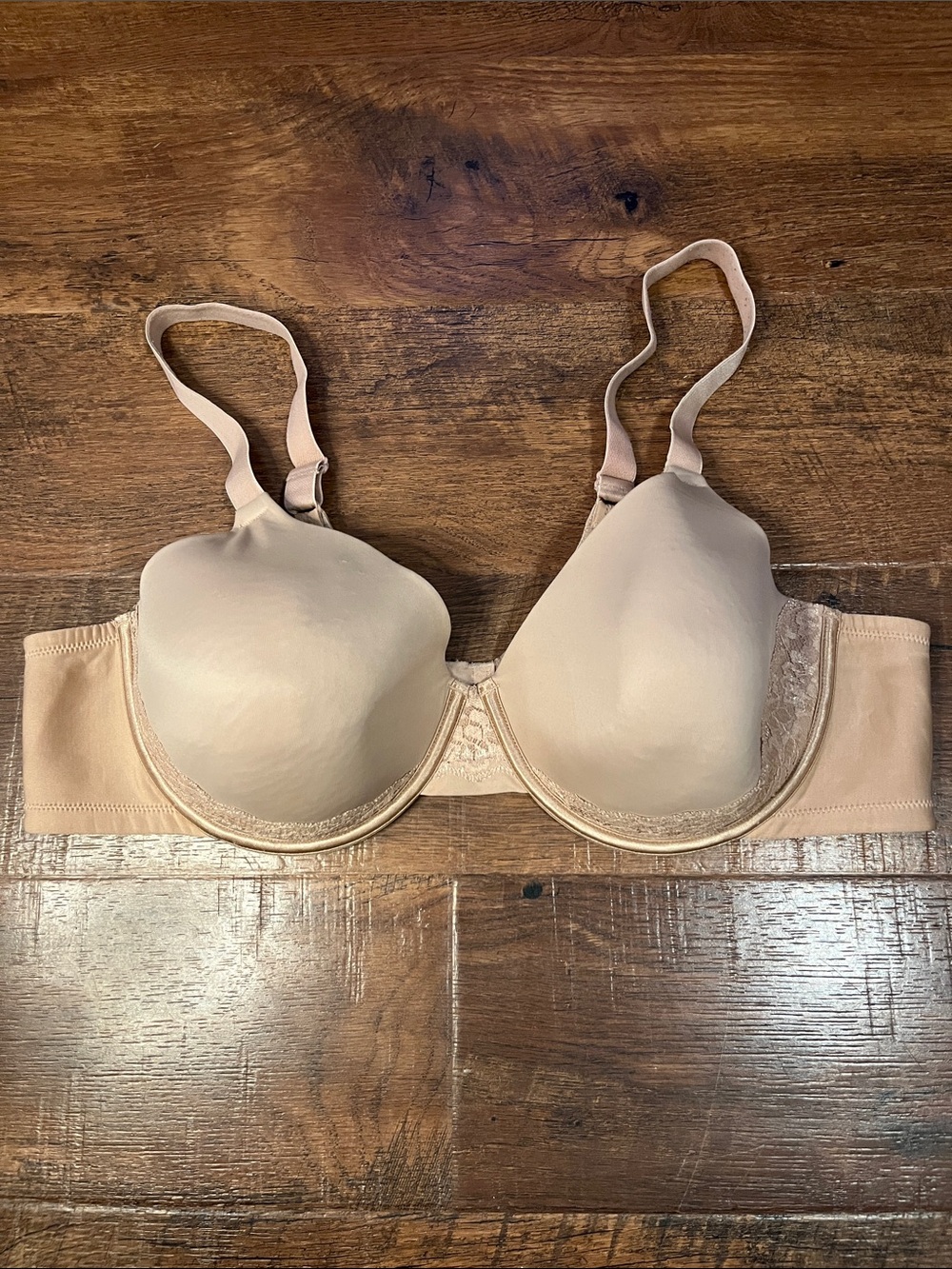 Vanity Fair 44C Nude Smooth Underwire Bra with Lace Trim- 78528